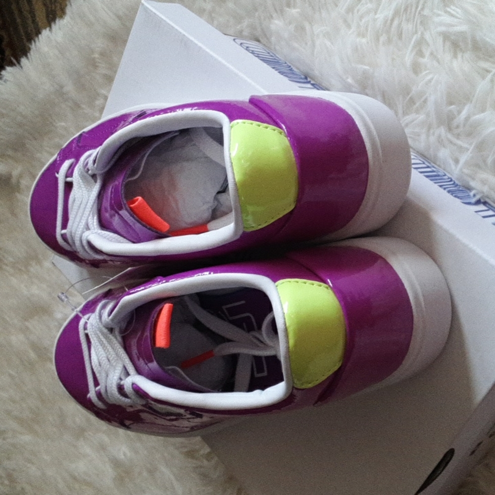 SALE!!!Adidas sleek snickers - Picture 3 of 12